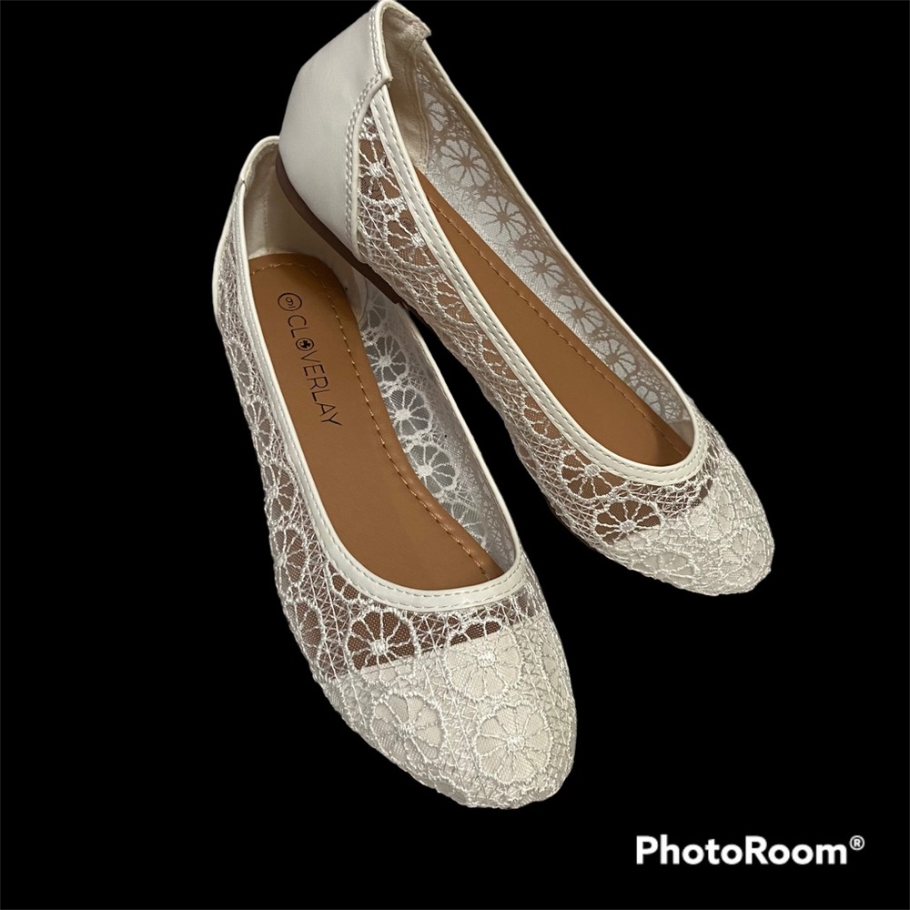 REDUCED- White Lace Womens Ballet Flats - New Without Tags size 9